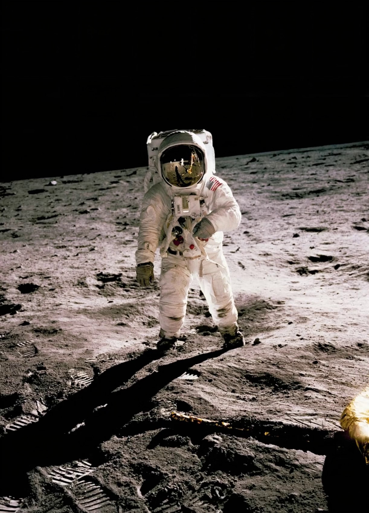 Astronaut visor reflection — source first frame